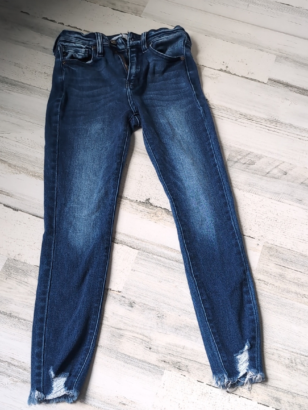 High-Rise Dark Blue Skinny Jeans with Frayed Hem